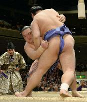 Day 4 of New Year Grand Sumo Tournament