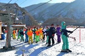 Diplomats visit ski resort in N. Korea