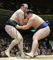 Day 7 of 15-day New Year Grand Sumo Tournament