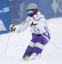 Uemura competes in 6th round of World Cup moguls