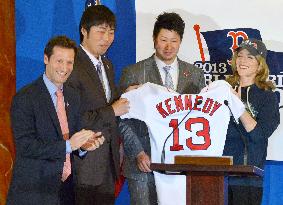 Japan major leaguers with U.S. envoy