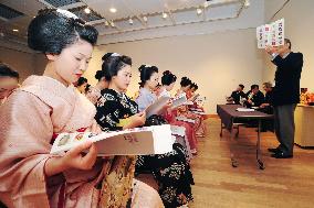 'Geiko,'maiko' learning traditional arts, crafts