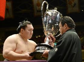 New Year sumo