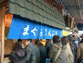 Japanese keep flocking to fresh tuna eatery