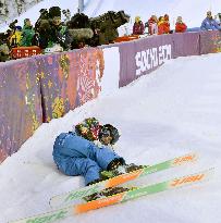 Ito collapses in Olympic moguls practice