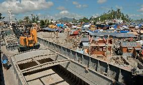 Typhoon-hit Leyte still short of aid