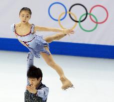 Kihara lifts Takahashi in team figure skating at Sochi