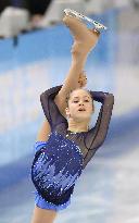 Lipnitskaia 1st in women's short program in team event