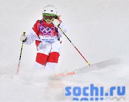 J. Dufour-Lapointe wins women's moguls