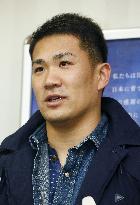 Tanaka takes off for New York