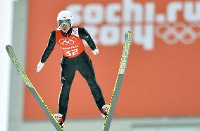 Japan's Nagai practices in Sochi