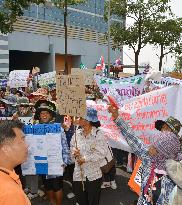 Thai farmers protest around Bangkok