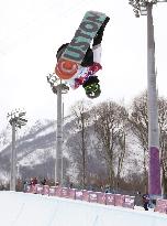 Hirano's air in halfpipe qualification at Sochi