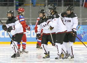 Japan scores 1st goal in women's ice hockey prelim in Sochi