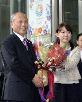 Newly elected Tokyo governor begins work