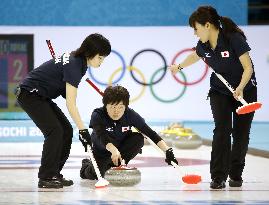 Japan beats Russia for 2nd win in women's curling round robin