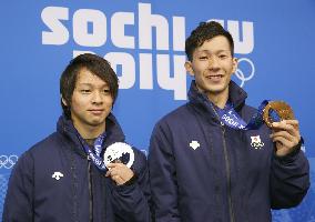 Hirano, Hiraoka receive silver, bronze medals