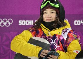Japan's Okada fails to win medal in women's snowboard halfpipe