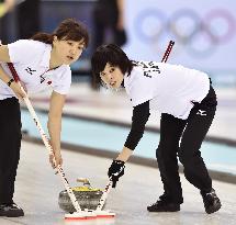 Yoshida, Funayama in curling game against Britain