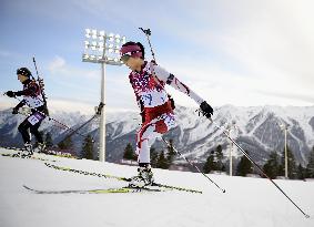 Japan's Suzuki in women's biathlon 15km