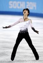Japan's figure skater Hanyu performs free program