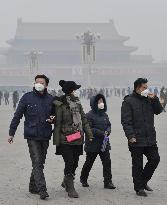 Beijing shrouded by thick smog