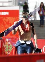 Olympian tries to cool down in warmer Sochi