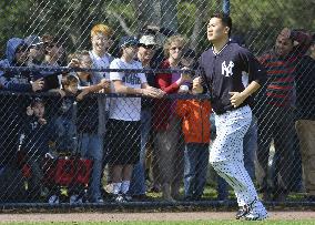 Tanaka kicks off his first spring in majors