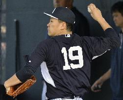 Tanaka kicks off his first spring in majors