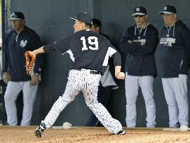 Tanaka kicks off his first spring in majors