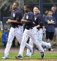 Tanaka kicks off his first spring in majors