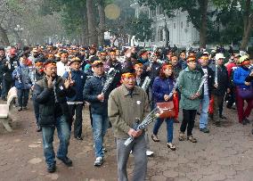 About 100 people hold anti-China demonstration in Hanoi