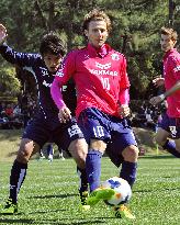 Uruguay striker Forlan of Cerezo Osaka controls ball