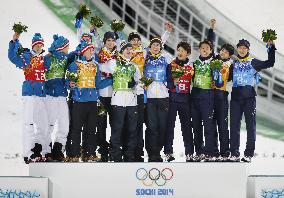 Men's team ski jumping medalists respond to crowd in Sochi