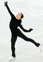 Japan's Suzuki prepares for women's short program