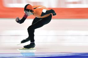 Netherlands' Bergsma wins gold in men's 10,000m speed skating
