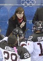 Japan women's ice hockey team gets advice from Canadian coach