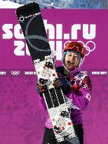 Takeuchi wins silver in women's parallel giant slalom snowboard