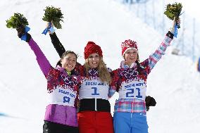 Takeuchi wins silver in women's snowboard parallel giant slalom