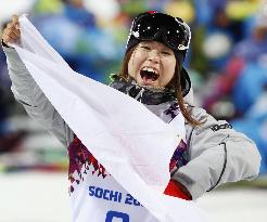 Japan's Onozuka wins bronze in women's ski halfpipe