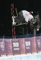 Japan's Onozuka wins bronze in women's ski halfpipe