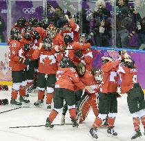 Canada wins gold in women's ice hockey