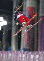 Bowman of U.S. wins gold in women's ski halfpipe