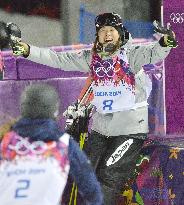 Freestyle skier Onozuka congrats Bowman at Sochi Games