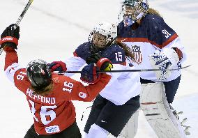 Canadian, U.S. players tussle in women's ice hockey final