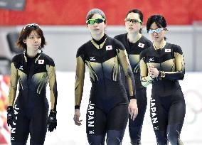 Team Japan in women's pursuit practice