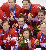 Canada wins gold in women's ice hockey