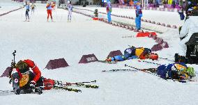 Athletes exhausted in women's biathlon relay at Sochi