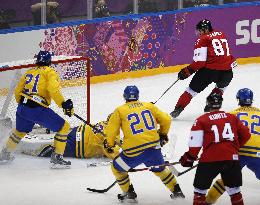 Canada beats Sweden in men's ice hockey final in Sochi