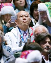 Tokyo Gov. Masuzoe watches Closing Ceremony for Sochi Games